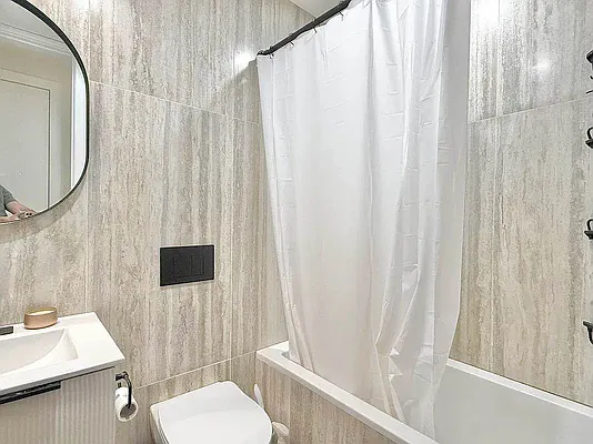 Bathroom, photo 1