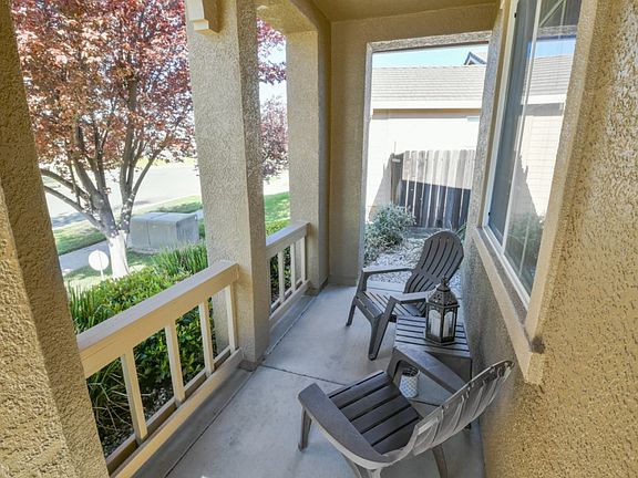 3rd image of 1869 River Run Dr