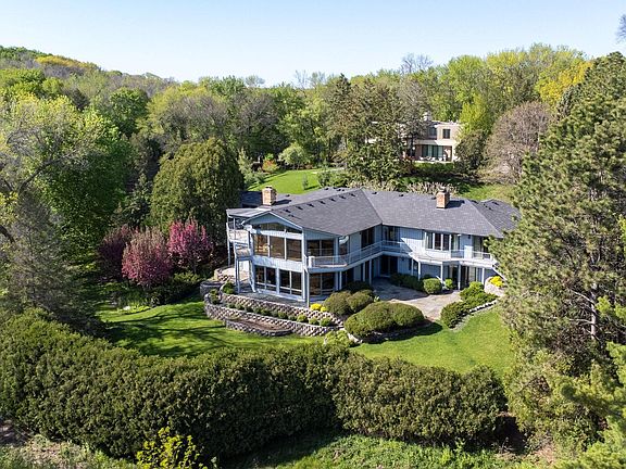 3rd image of 1065 Edgewood Hills Rd