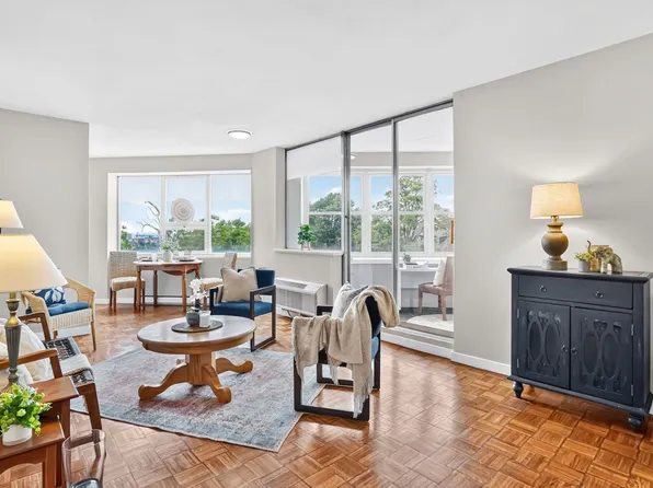 101 Mulberry St APT 519, Springfield, MA 01105