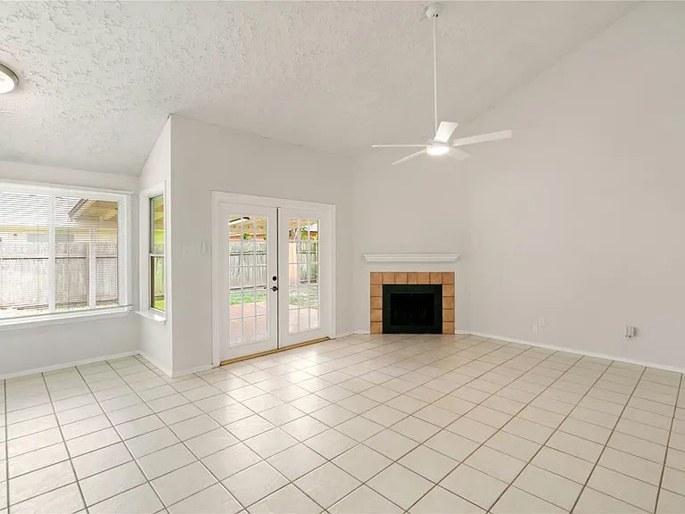 11111 Drakeland Dr — Photo 5