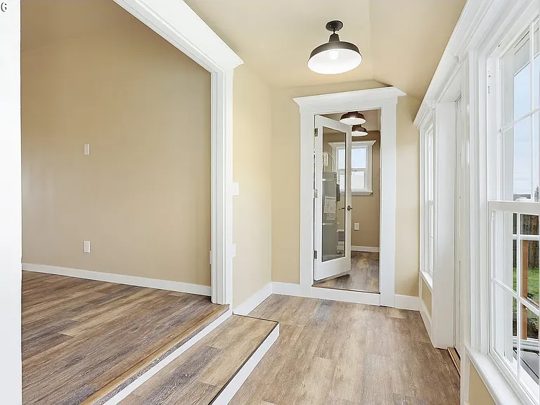 503 S Washington St — Photo 11