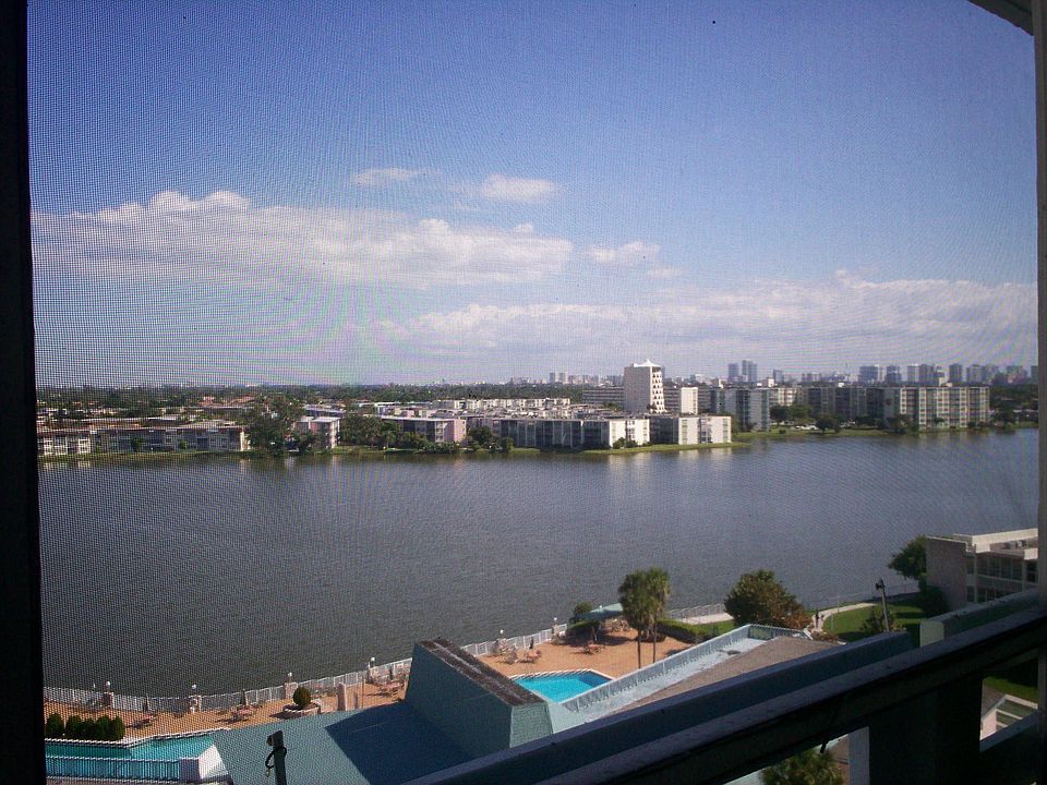Lake & Aventura View From Home