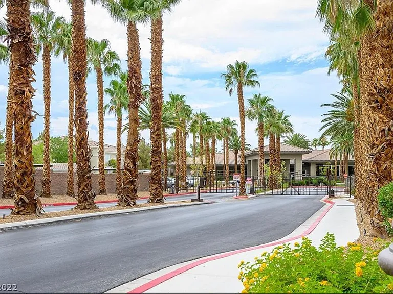 9050 W Warm Springs Rd #2147 — Photo 4