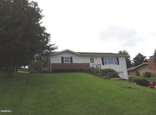 108 E Poplar Dr, Elizabeth, IL 61028
