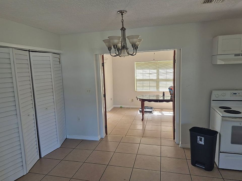 2nd image of 14685 SW 38th Terrace Rd