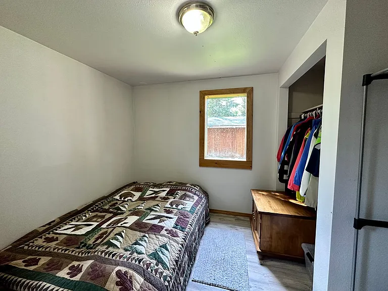 35065 Glacier Ave E — Photo 10