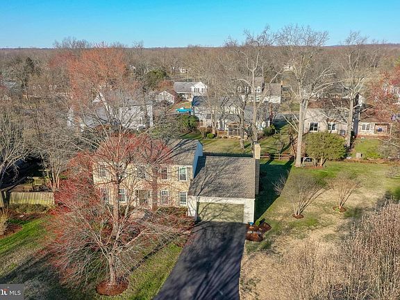 3rd image of 15048 Greymont Dr