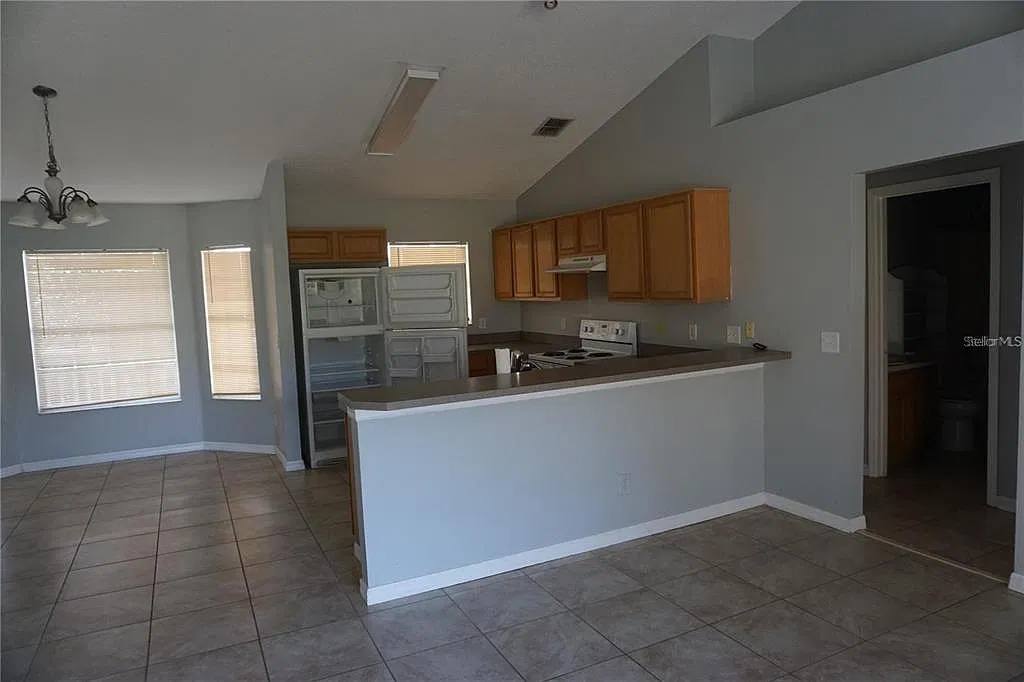 3 bed, 2.0 bath, 1536 sqft, $2,100 — Photo 4