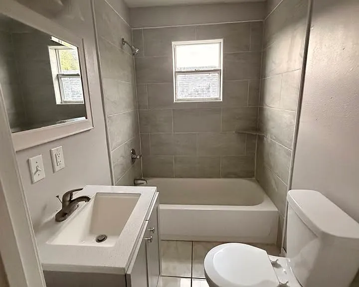 932 Lamanche St — Photo 7