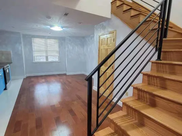 432 N 9th St #3F, Philadelphia, PA 19123