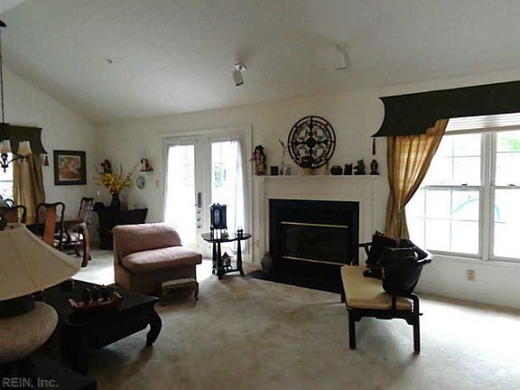 3rd image of 1109 Livorno Ct