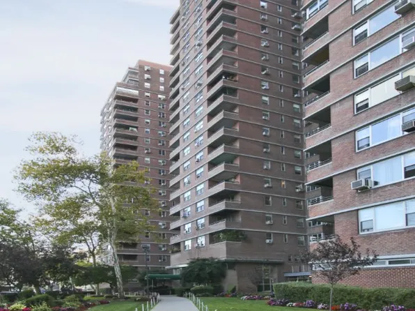 457 Fdr Drive image 1 of 5