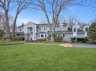 32 Old House Lane, Port Washington, NY 11050