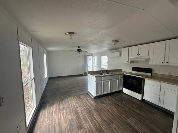 1230 Marion Dr, Lawrenceburg, TN 38464