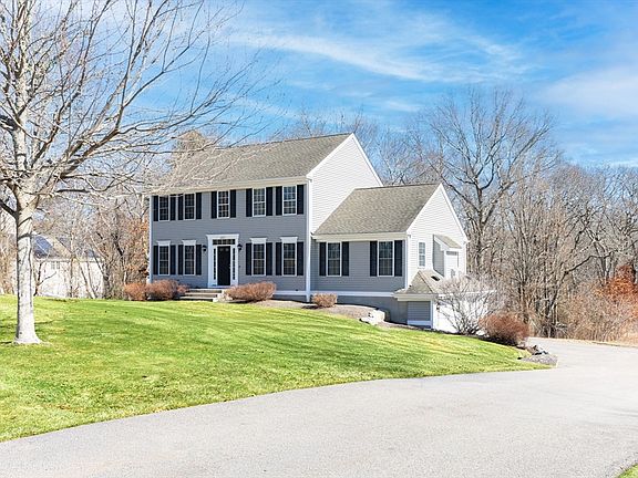 3rd image of 2681 Courtlyn Rd