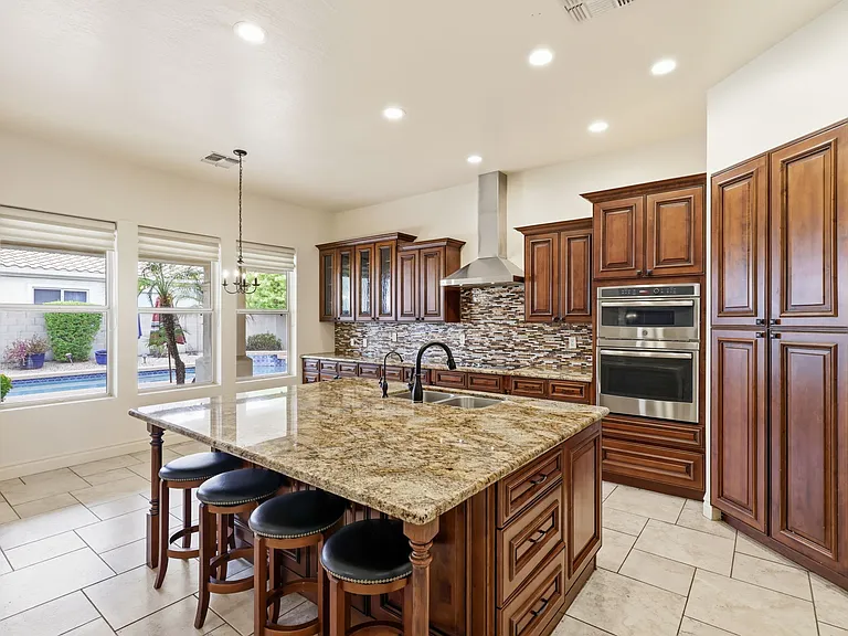 622 E Vinedo Ln — Photo 17