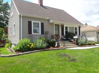 764 S Spring Rd, Elmhurst, IL 60126