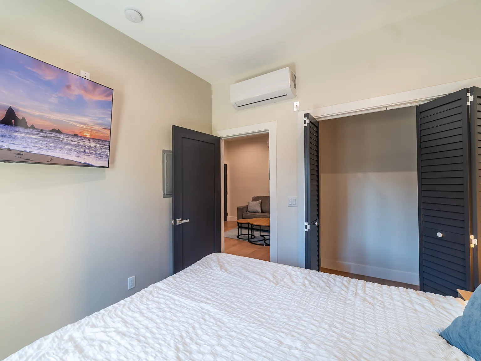 1 bed, 280 sqft, $2,200 — Photo 3
