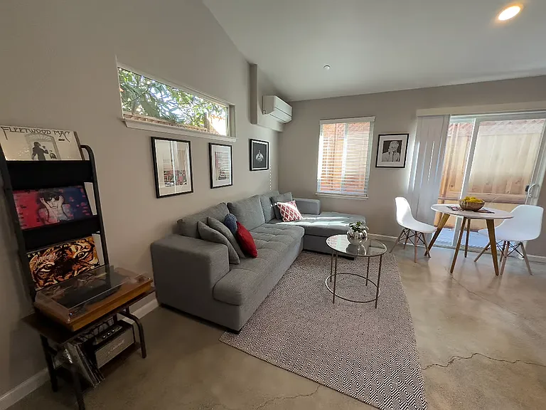 3812 Midvale Ave — Photo 11