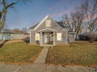 345 W 3rd St, Parker, SD 57053