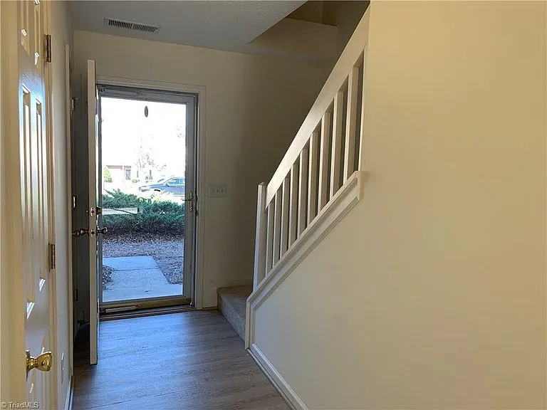 435 Luzelle Dr #435 — Photo 9