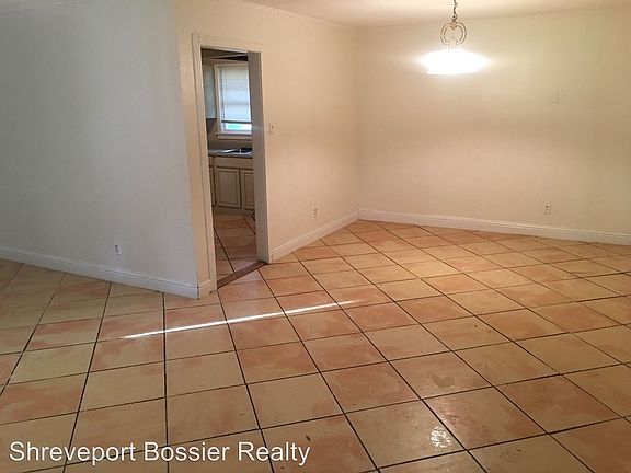 4th image of 2844 Essex St