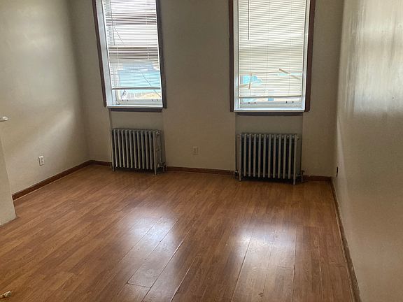 2nd image of 3551 Kensington Ave #2A