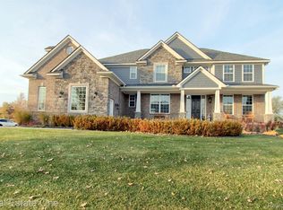 57234 Meadowcreek Cir N, South Lyon, MI 48178