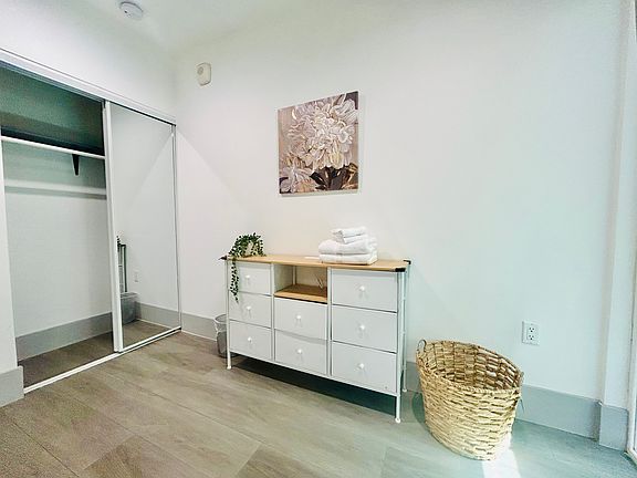 4th image of 14954 Sherman Way #108