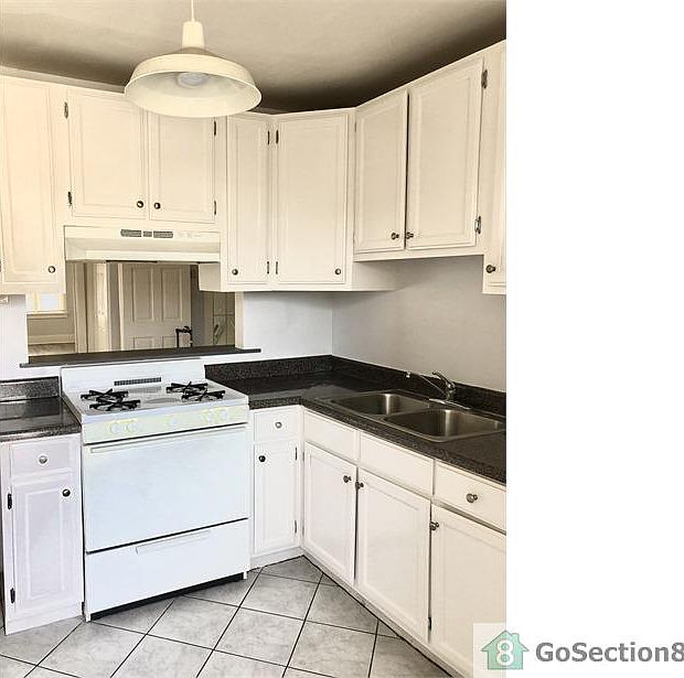 1st image of 504 Elm Ave