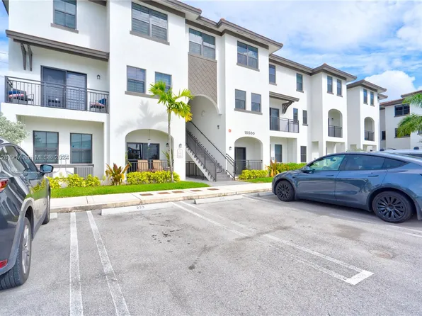 15500 SW 136th St #204, Miami, FL 33196