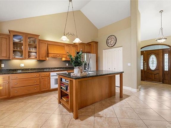 kitchen/island/pantry