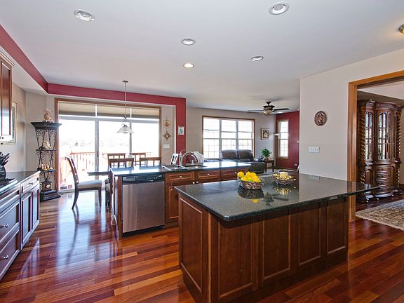 Large kitchen with 2 islands