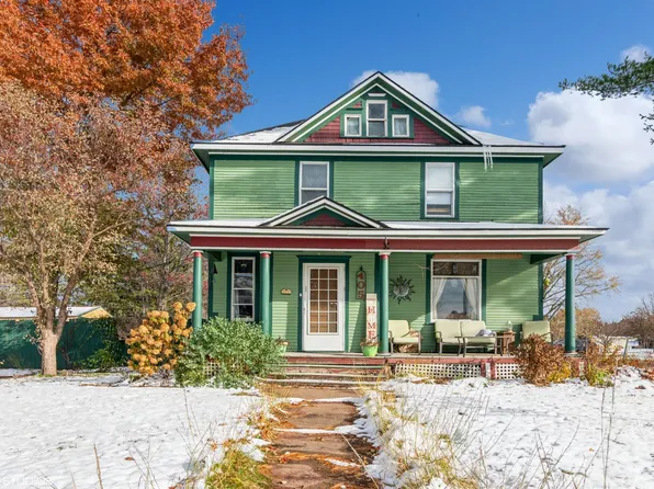 405 Lawler Ave S, Hinckley, MN 55037