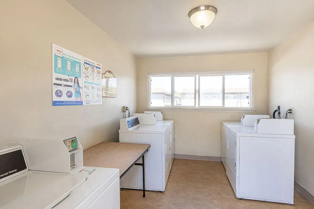 Southwinds Apartments — Photo 3