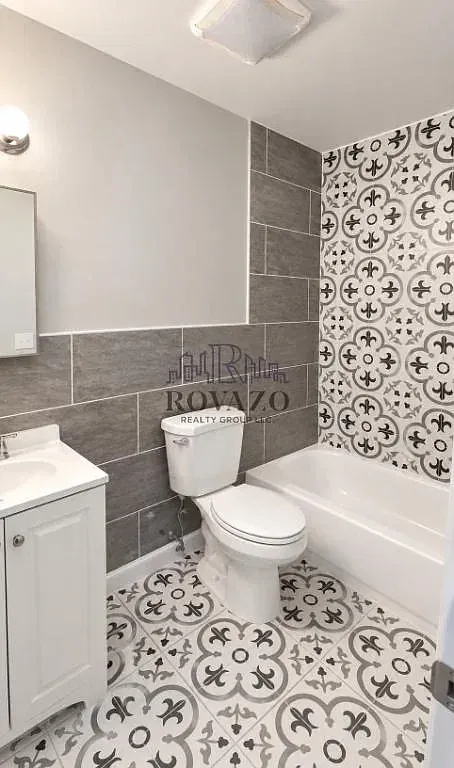 3 bed, 2.0 bath, 850 sqft, $2,000 — Photo 3