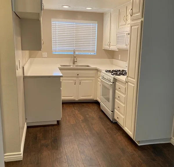 2075 Avenida Vista Delmonte #4 — Photo 4