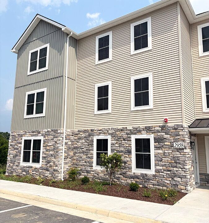 1st image of 2958 Locust Grove Ct #6