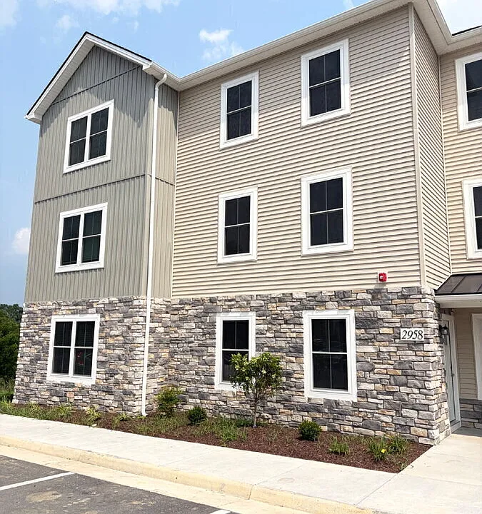 2958 Locust Grove Ct #6