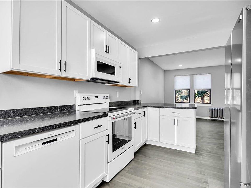 1st image of 7750 3rd St APT 101