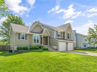 611 N Sycamore St, Gardner, KS 66030