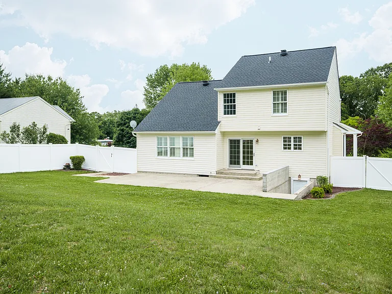 64 River View Dr — Photo 32