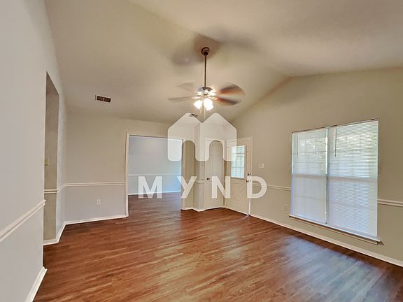 3rd image of 3419 Laurelwood Dr