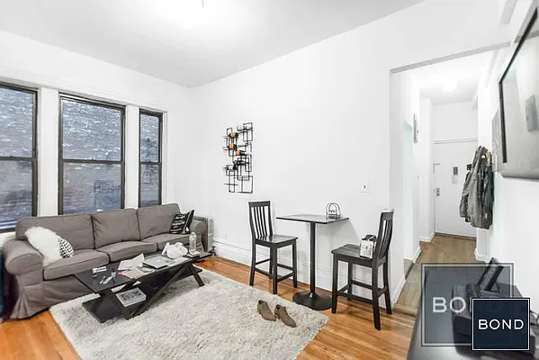 Rented by Bond New York | media 18