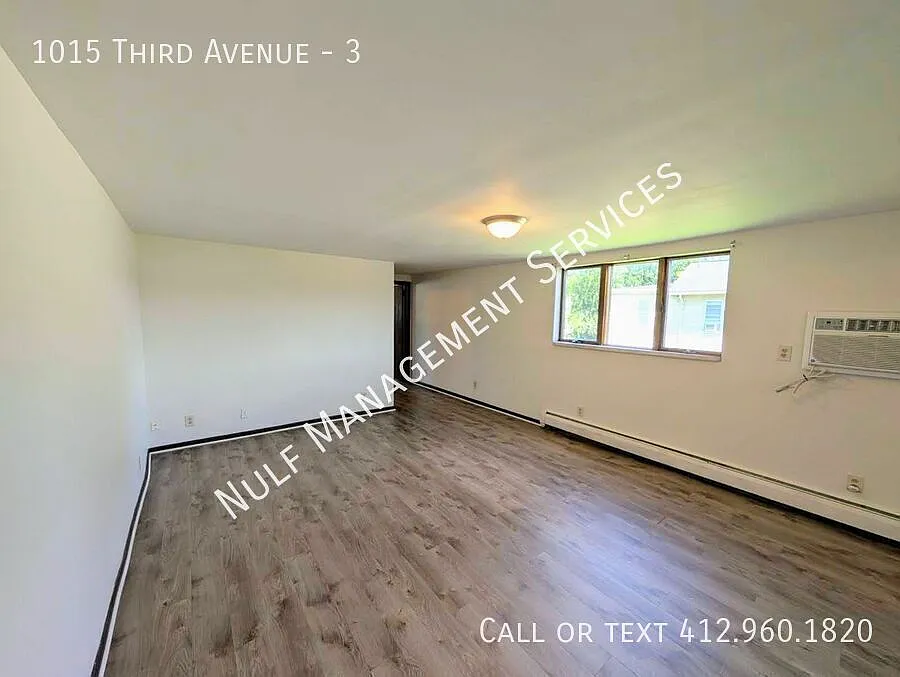 2 Bed, 1 Bath in Coraopolis — Photo 3