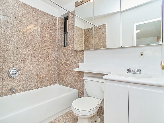 5th image of 8 Saint Marks Pl APT 15