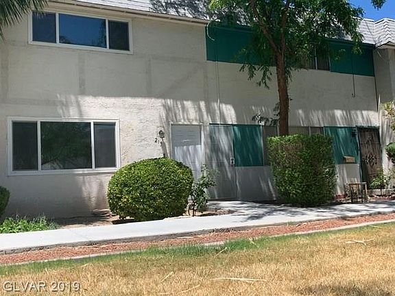 2nd image of 215 Greenbriar Townhouse Way