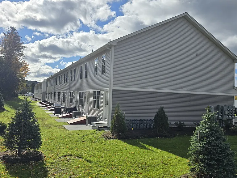 2-5 Megway Ct — Photo 9
