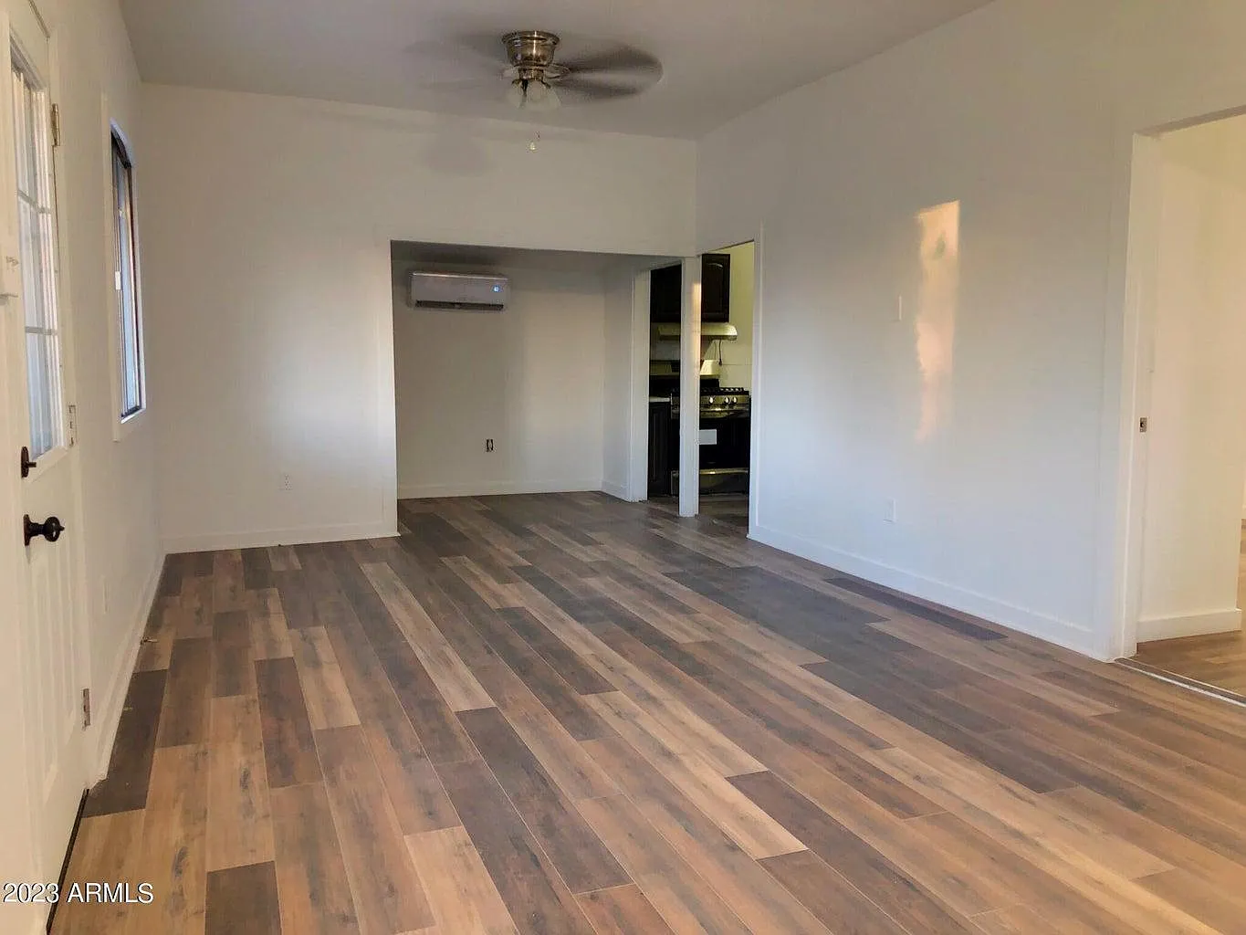 3 bed, 980 sqft, $1,599 — Photo 3